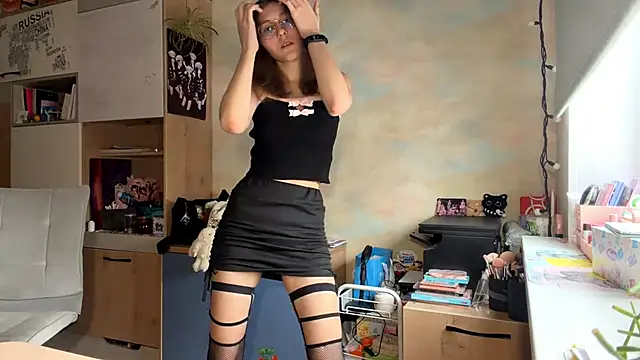 Miaaa Moon online show from February 16, 9:49 am