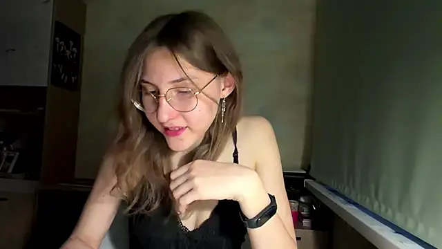 Snapshot of Miaaa_Moon chatting on June 25, 5:50 pm Miaaa Moon online show from June 25, 5:50 pm