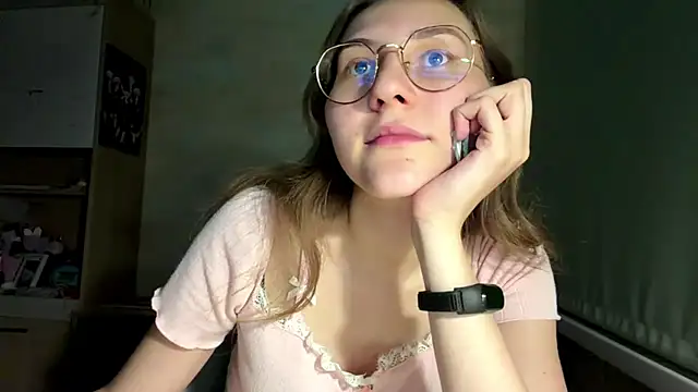 Snapshot of Miaaa_Moon chatting on July 1, 7:46 pm Miaaa Moon online show from July 1, 7:46 pm