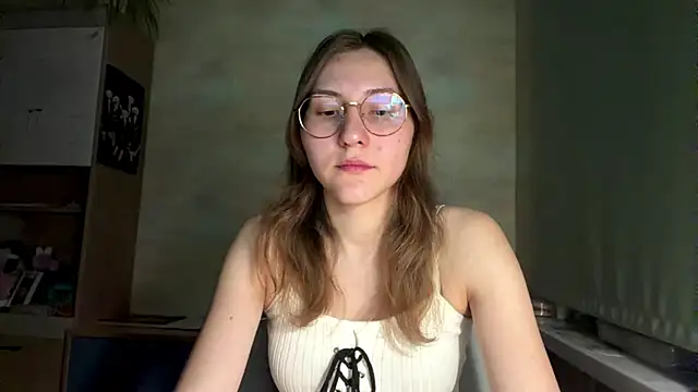 Snapshot of Miaaa_Moon chatting on July 7, 7:07 pm Miaaa Moon online show from July 7, 7:07 pm