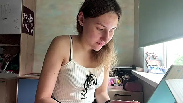 Snapshot of Miaaa_Moon chatting on July 18, 6:50 am Miaaa Moon online show from July 18, 6:50 am