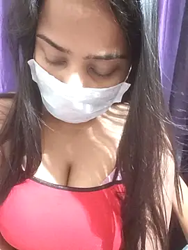 Snapshot of MidnightVibes_ chatting on February 6, 5:38 pm MidnightVibes online show from February 6, 5:38 pm