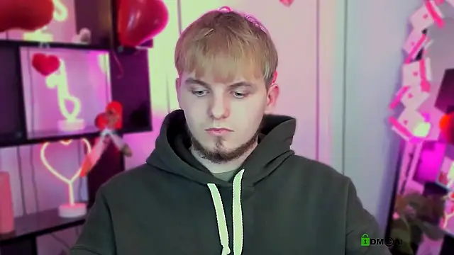 Snapshot of mark_sir chatting on February 12, 8:26 pm mark sir online show from February 12, 8:26 pm