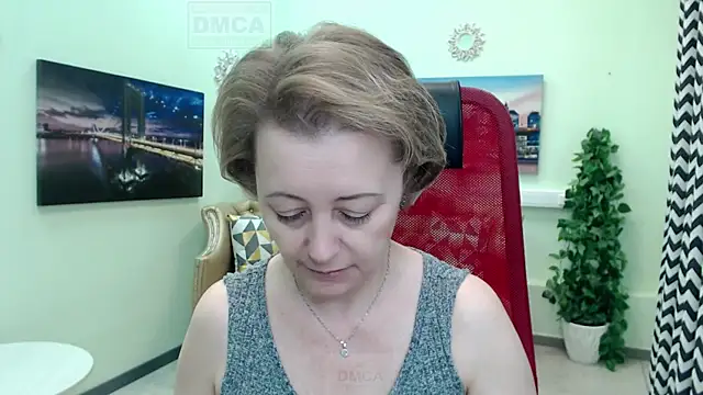 MONA W online show from April 4, 11:40 am