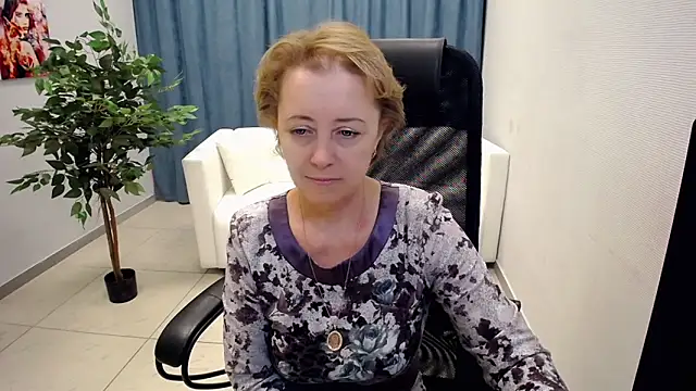 MONA W online show from June 3, 11:02 am
