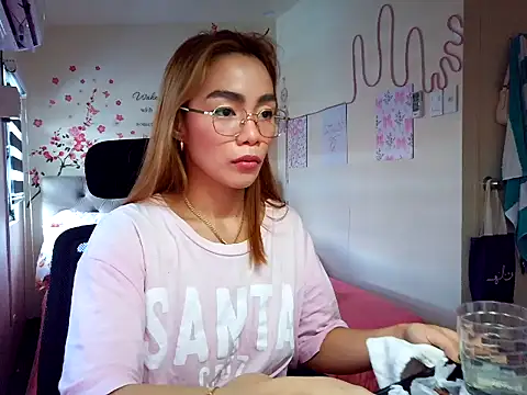 sangkissed92 online show from May 17, 4:32 am