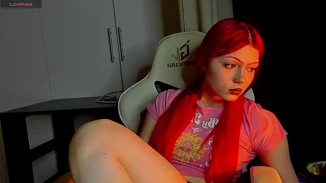 Leah Castro online show from February 25, 5:44 pm