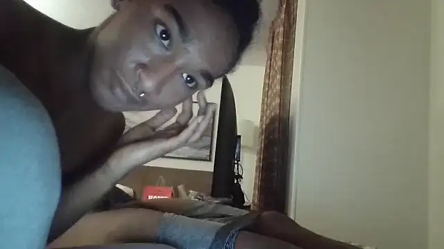 Snapshot of therayerervealed chatting on February 4, 7:47 am therayerervealed online show from February 4, 7:47 am