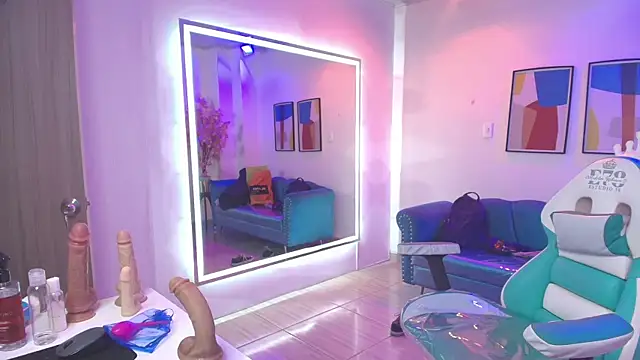 Madame scarlett online show from April 15, 11:39 am