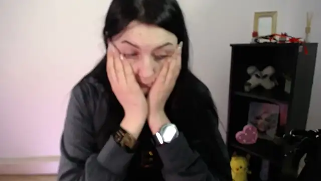 Snapshot of TurnMe_On chatting on February 13, 1:07 pm TurnMe On online show from February 13, 1:07 pm