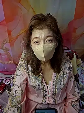 Snapshot of URAN429 chatting on February 18, 5:58 am URAN429 online show from February 18, 5:58 am