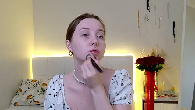 Snapshot of CandiceKingzzz chatting on February 15, 11:30 am CandiceKingzzz online show from February 15, 11:30 am