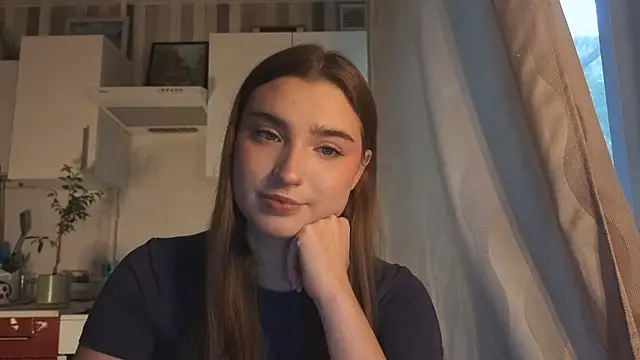 LissaBliss online show from June 2, 2:30 pm