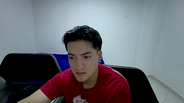 Snapshot of RoseSinsDonViktor chatting on February 3, 11:15 am RoseSinsDonViktor online show from February 3, 11:15 am