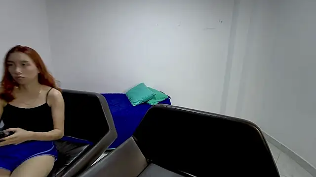 Snapshot of RoseSinsDonViktor chatting on February 4, 11:27 am RoseSinsDonViktor online show from February 4, 11:27 am