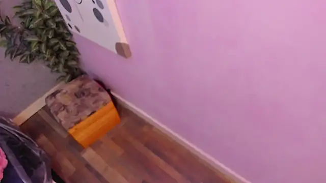 Snapshot of lil_miia chatting on February 25, 7:12 pm lil miia online show from February 25, 7:12 pm