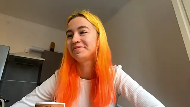 EmilyHein online show from February 4, 7:03 am