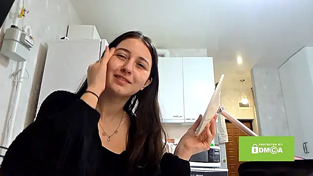 Snapshot of ZyntraLoom chatting on February 16, 12:56 pm ZyntraLoom online show from February 16, 12:56 pm