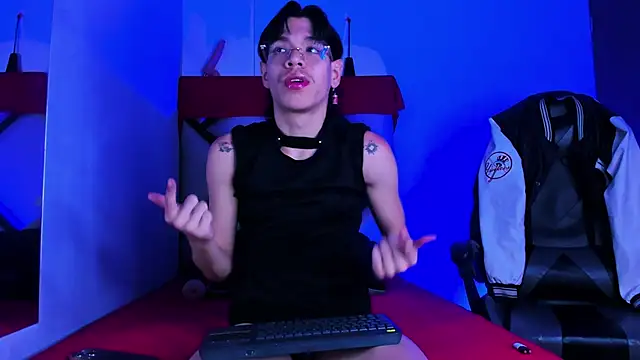 Snapshot of Bennet-Gray chatting on February 24, 4:21 am Bennet-Gray online show from February 24, 4:21 am