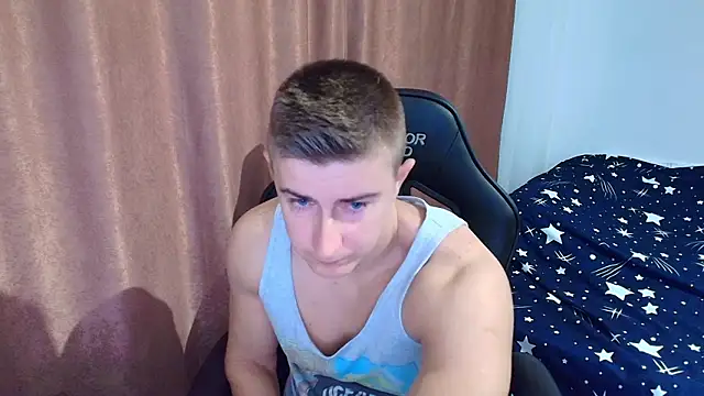 Snapshot of TodMusclePower9 chatting on February 4, 4:07 am TodMusclePower9 online show from February 4, 4:07 am