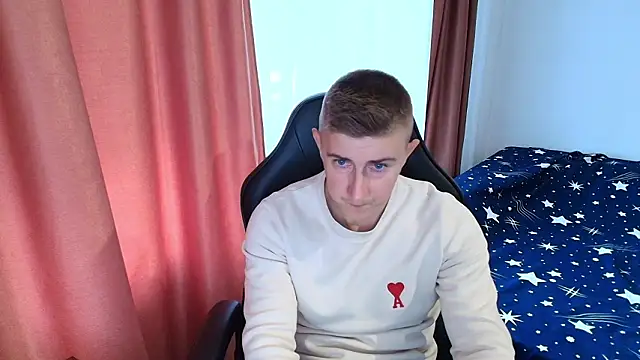 Snapshot of TodMusclePower9 chatting on February 24, 9:40 am TodMusclePower9 online show from February 24, 9:40 am