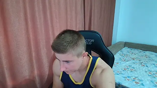 Snapshot of TodMusclePower9 chatting on July 27, 6:20 am TodMusclePower9 online show from July 27, 6:20 am