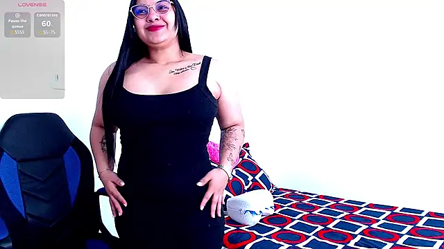 Snapshot of emily-rousee- chatting on February 11, 12:54 pm emily-rousee- online show from February 11, 12:54 pm