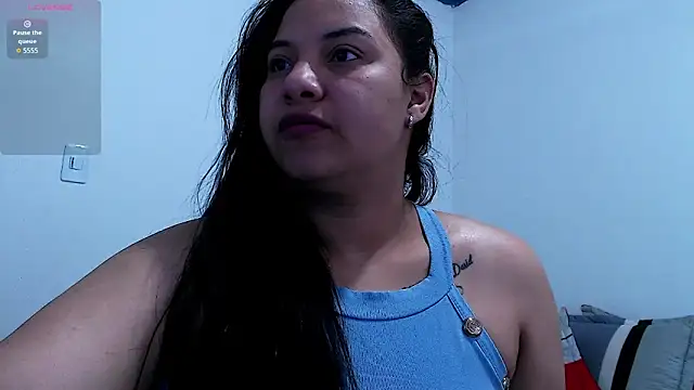 Snapshot of emily-rousee- chatting on February 20, 1:11 pm emily-rousee- online show from February 20, 1:11 pm