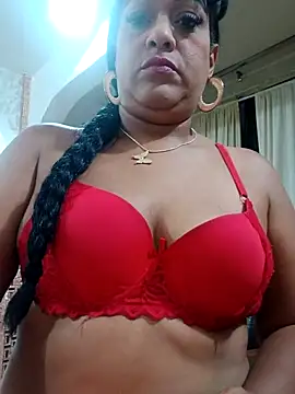 Snapshot of SabrinaColin chatting on June 9, 2:12 am SabrinaColin online show from June 9, 2:12 am