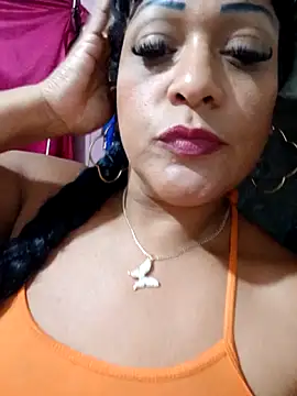 Snapshot of SabrinaColin chatting on June 11, 2:53 am SabrinaColin online show from June 11, 2:53 am
