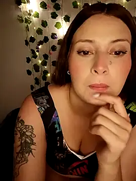 melly whatson online show from February 26, 11:20 am