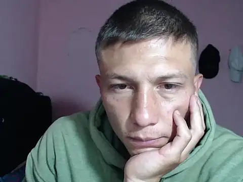 Snapshot of Cronos_Hot_8 chatting on February 20, 8:38 am Cronos Hot 8 online show from February 20, 8:38 am