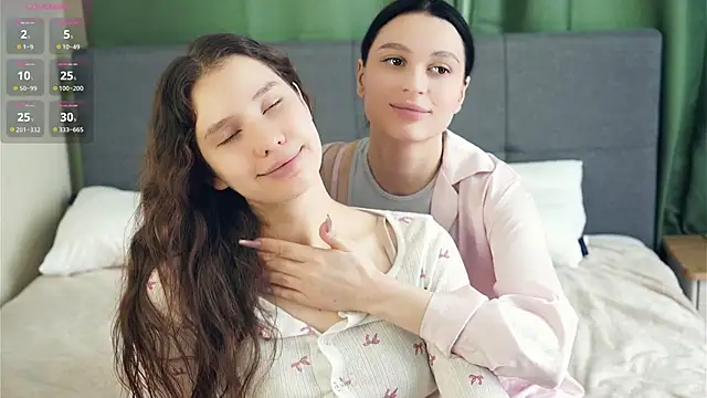 Snapshot of ZofiaSoshnik chatting on February 19, 8:21 am ZofiaSoshnik online show from February 19, 8:21 am