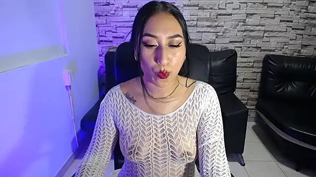 paula ross  online show from April 14, 11:33 pm