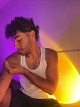 its alejandro27 online show from February 25, 1:59 am