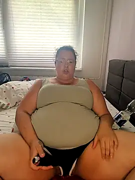 Snapshot of sarah_kommt_ chatting on June 23, 12:25 pm sarah kommt online show from June 23, 12:25 pm