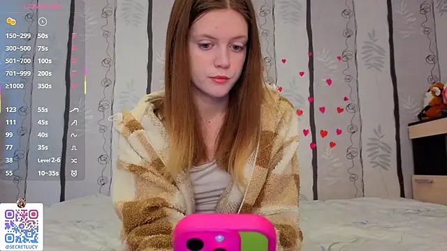 SueFerreyra online show from February 17, 8:33 am