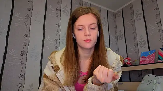 SueFerreyra online show from April 13, 8:09 am