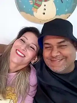 Snapshot of wessAndSandri chatting on February 28, 10:22 pm wessAndSandri online show from February 28, 10:22 pm