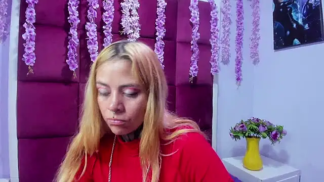 Snapshot of Dakota_Angell_ chatting on February 24, 2:09 am Dakota Angell online show from February 24, 2:09 am