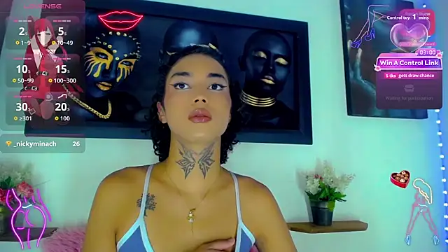 Snapshot of Darianna_Atehortua chatting on February 7, 5:00 am Darianna Atehortua online show from February 7, 5:00 am