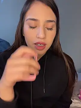 Snapshot of romyamo chatting on February 14, 3:14 am romyamo online show from February 14, 3:14 am