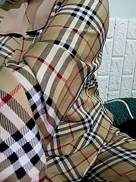 Snapshot of Tulip_ii chatting on February 23, 4:32 am Tulip ii online show from February 23, 4:32 am