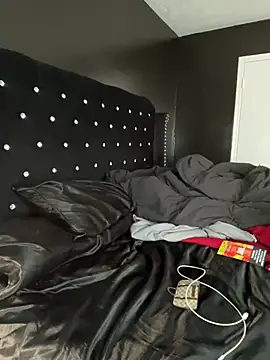 tipheragain online show from March 31, 6:08 pm