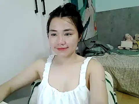 Amy8386 online show from April 8, 8:14 am