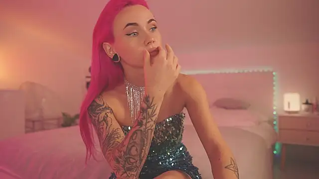 Snapshot of Sarah_Pink chatting on December 2, 3:14 pm Sarah Pink online show from December 2, 3:14 pm