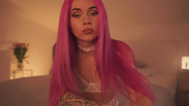 Snapshot of Sarah_Pink chatting on February 15, 5:39 pm Sarah Pink online show from February 15, 5:39 pm