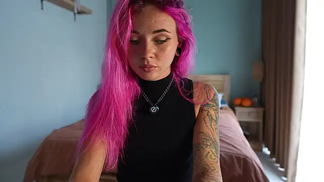 Snapshot of Sarah_Pink chatting on October 30, 12:34 am Sarah Pink online show from October 30, 12:34 am