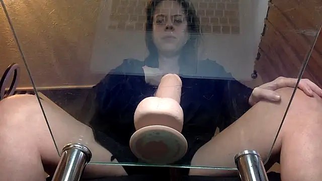 Snapshot of ElizabethArden42- chatting on February 13, 8:21 am ElizabethArden42- online show from February 13, 8:21 am