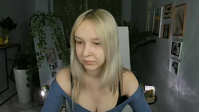 Snapshot of MaoqiBeverly chatting on April 23, 4:57 am MaoqiBeverly online show from April 23, 4:57 am